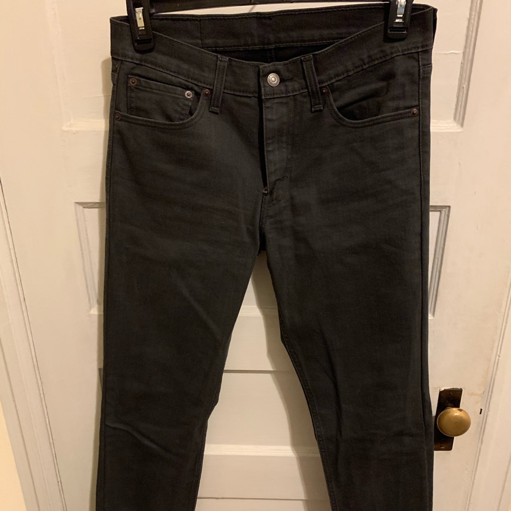 Black Levi’s Slim Straight Jeans